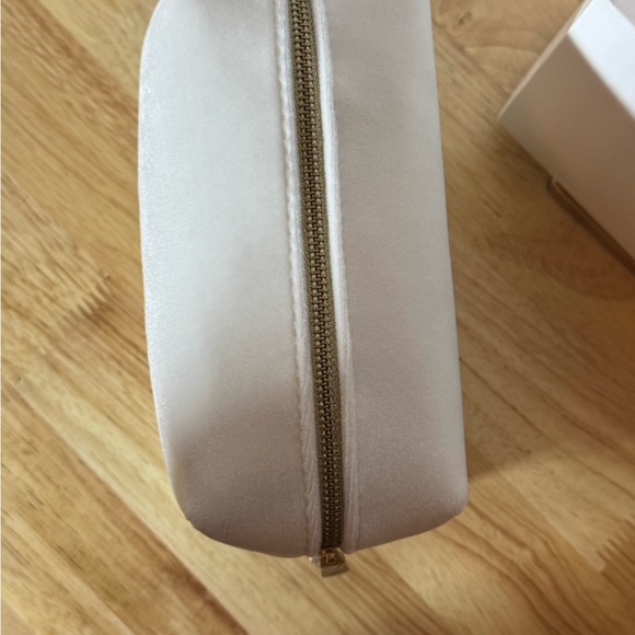 Dior Parfums White Cosmetic Pouch - Picture 3 of 4